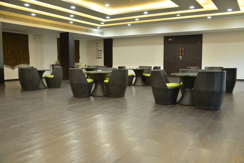 Hotel Palmyra Grand Suite - Tirunelveli Kültér fotó