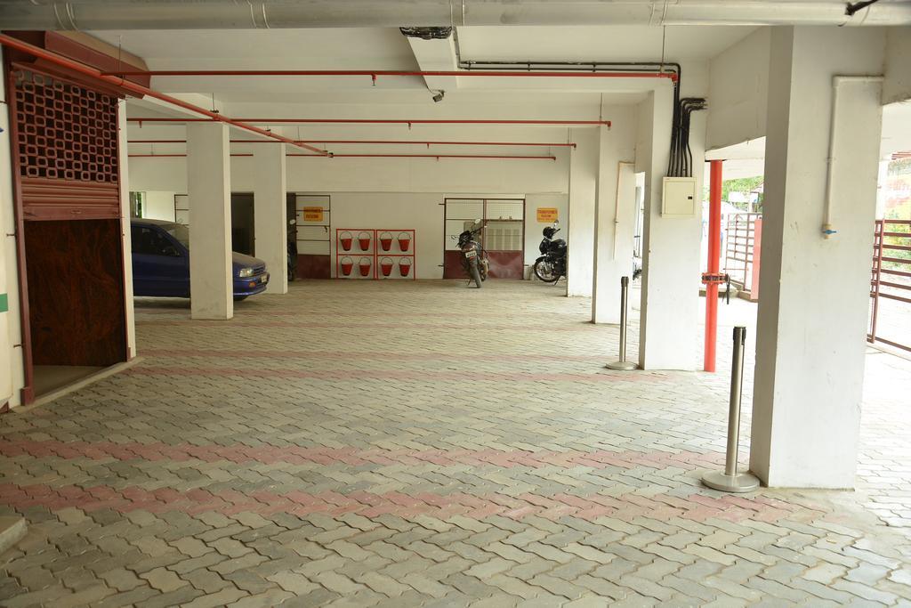 Hotel Palmyra Grand Suite - Tirunelveli Kültér fotó